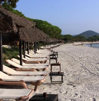 Santa Giulia Hotel | Discover Hôtel & Lodges Moby Dick: Beachfront Bliss Awaits