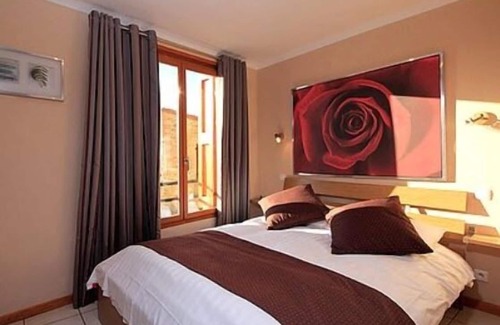 Elne Hotel | Explore Hôtel Logis Carasol: Spa & Family-Friendly Stay