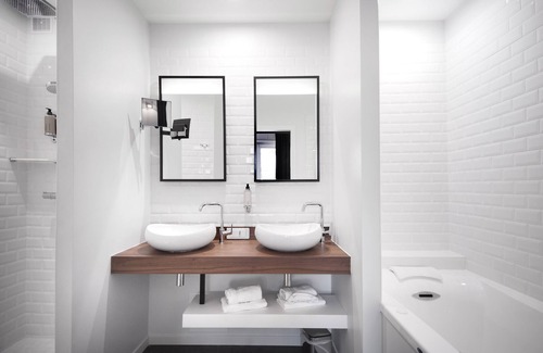 Boulogne-Centre Hotel | Discover Hôtel Métropole: Family-Friendly with Breakfast & More