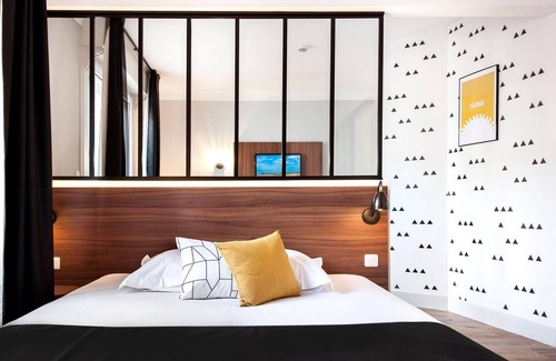 Boulogne-Centre Hotel | Discover Hôtel Métropole: Family-Friendly with Breakfast & More