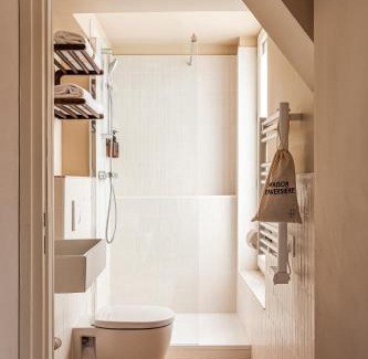 Quinze-Vingts Hotel | Comfortable Stay at Hôtel Maison Traversière - Pet Friendly