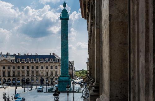 Quartier de la Place-Vendome Hotel | Elegant Hôtel Mansart - Esprit de France with Pet-Friendly Amenities