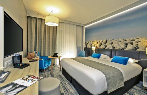 Castres Hotel | Relax at Hôtel Mercure Castres L'Occitan with Spa & Pool