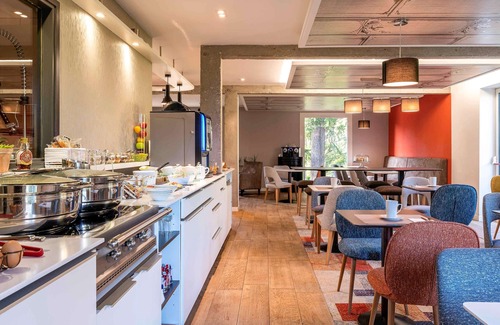 Castres Hotel | Relax at Hôtel Mercure Castres L'Occitan with Spa & Pool
