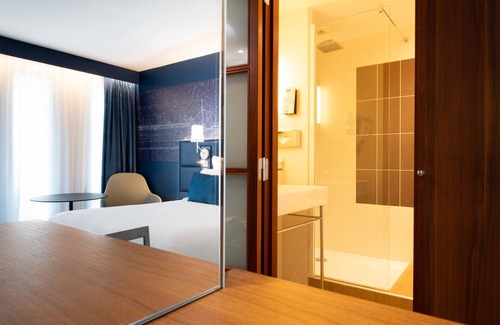 La Seyne-sur-Mer Hotel | Discover Hôtel Mercure Toulon La Seyne-Sur-Mer, 4-Star Comfort