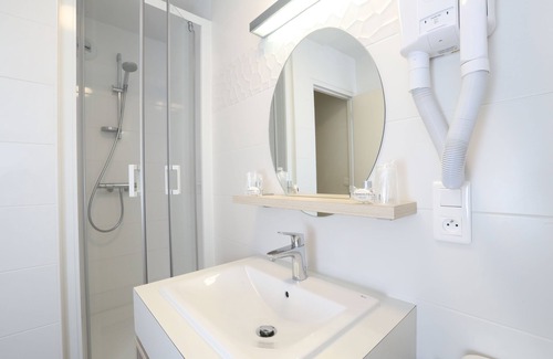 Binic Hotel | Beachside Retreat: Hôtel Miléade de la Plage - Binic