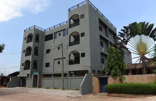 Lome Hotel | Budget-Friendly Hotel Mirambeau: Family & Pet Friendly Stay