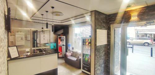 Saint-Denis Hotel | Modern Comfort and Family-Friendly Amenities at Hôtel Moderne