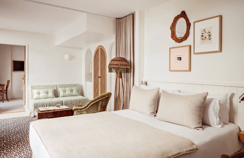 Montmartre Hotel | Elegant Hôtel Monsieur Aristide: 4-Star Eco-Friendly Escape