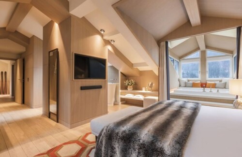 Chamonix City Centre Hotel | Elegant Hôtel Mont Blanc Chamonix with Spa and Pool Access