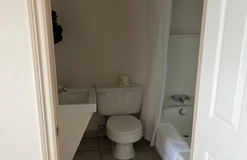Longue-Pointe-de-Mingan Hotel | Relax at Hôtel Motel de la Minganie with Spa and Breakfast