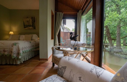 Mosnac Hotel | Experience Hôtel Moulin de Val de Seugne with Pool & Dining