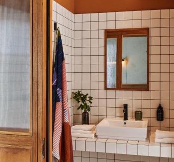 Chateau-Malo Hotel | Inviting Hôtel Oré in Saint-Malo: Family-Friendly Retreat