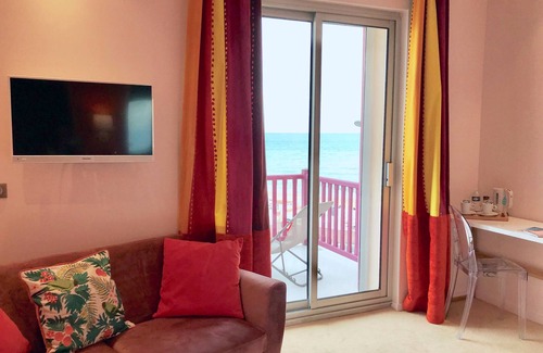 Villers-sur-Mer Hotel | Eco-Friendly Hôtel Outre-Mer with Family Amenities & Breakfast
