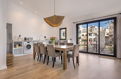 Hostalets House | Elegant Hotel Particulier in Palma with Family-Friendly Amenities