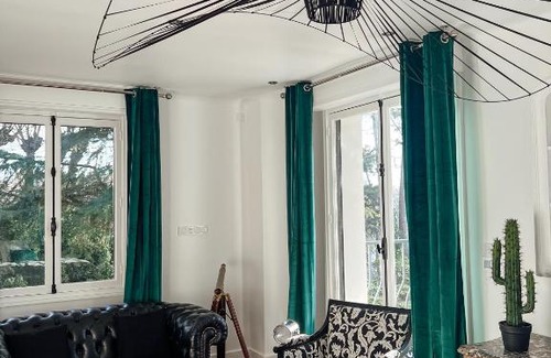 Haut Montmorency Hotel | Elegant Hôtel Particulier de Montmorency near Paris Airport