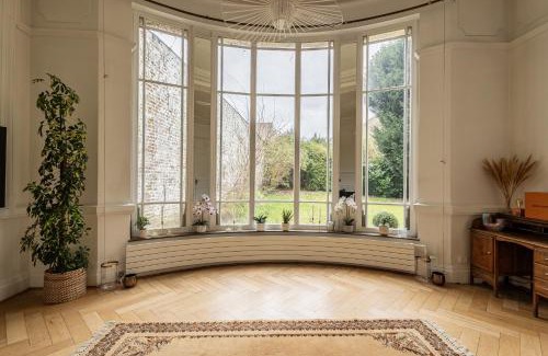 Valenciennes Apartment | Elegant Hôtel particulier - Le 119: Guest Rated 9.4/10