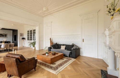 Valenciennes Apartment | Elegant Hôtel particulier - Le 119: Guest Rated 9.4/10