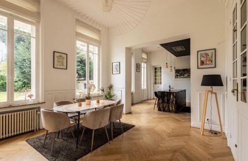 Valenciennes Apartment | Elegant Hôtel particulier - Le 119: Guest Rated 9.4/10