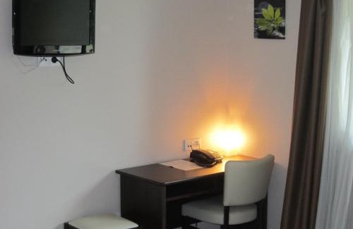 La Chevroliere Hotel | Explore Hôtel Particulier VILLA DES MARAIS - Pet Friendly Stay
