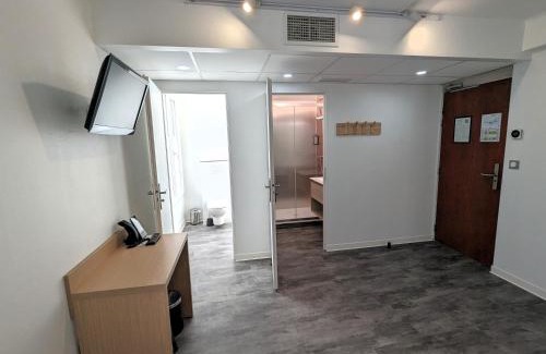 La Gare Hotel | Discover Hôtel PB - Paris-Barcelone: Pet-Friendly Comfort