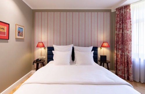 Gare Hotel | Discover Hôtel Perrin: 4-Star Comfort with Spa & Breakfast