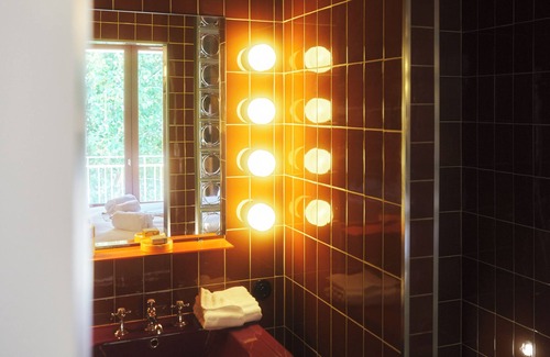 Arles City Centre Hotel | Experience Elegance at Hôtel Présent with Spa & Dining