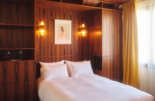 Arles City Centre Hotel | Experience Elegance at Hôtel Présent with Spa & Dining