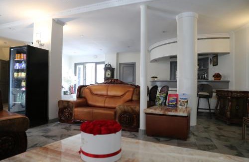 Puteaux Hotel | Family-Friendly Stay at Hôtel Princesse Isabelle