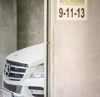 Draguignan Hotel | Pet-Friendly Hôtel Provence with Family Amenities & Dining