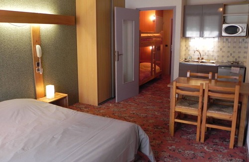 Monetier-les-Bains Hotel | Discover Hôtel Résidence Les Colchiques with Pool & Spa