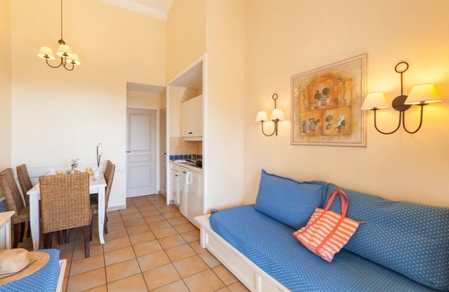 Les Restanques House | Discover Pierre et Vacances les Restanques Du Golf in Saint Tropez