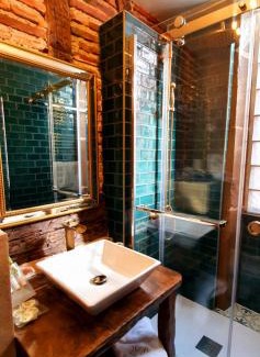 Castres Hotel | Oceanfront Hôtel Renaissance: 4-Star Stay with Pool & Views