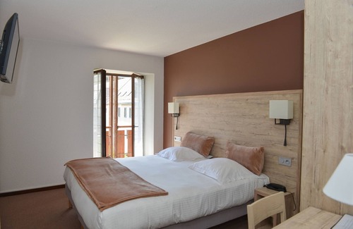 Saint-Jean-de-Maurienne Hotel | Cozy Hôtel Restaurant du Nord: Spa, Dining & Family Fun