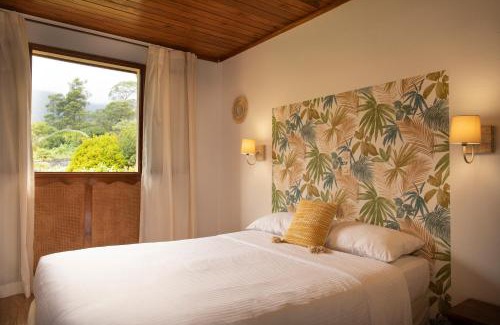 La Plaine-des-Palmistes Hotel | Experience Oceanfront Bliss at Hôtel & Restaurant La Ferme Du Pommeau