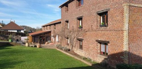 Rouxmesnil-Bouteilles Hotel | Pet-Friendly Hôtel Restaurant l’Éolienne with Great Amenities