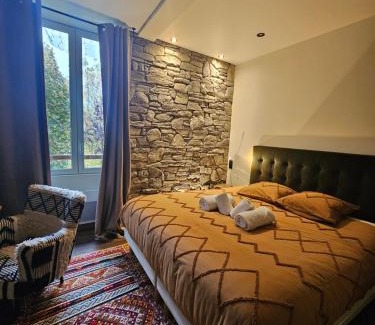 Bourg-Saint-Maurice Hotel | Delightful Stay at Auberge "La Petite Auberge" with Dining