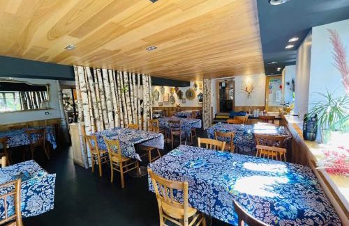 Bourg-Saint-Maurice Hotel | Delightful Stay at Auberge "La Petite Auberge" with Dining