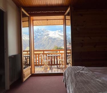 Puy-Saint-Vincent Hotel | Discover Hôtel Restaurant La Pendine: Pet Friendly Retreat