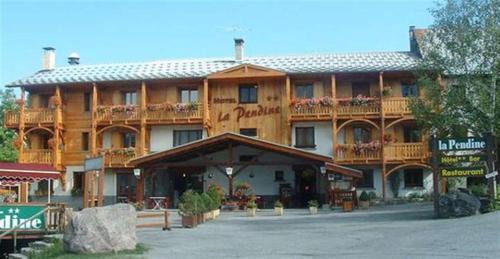 Puy-Saint-Vincent Hotel | Discover Hôtel Restaurant La Pendine: Pet Friendly Retreat