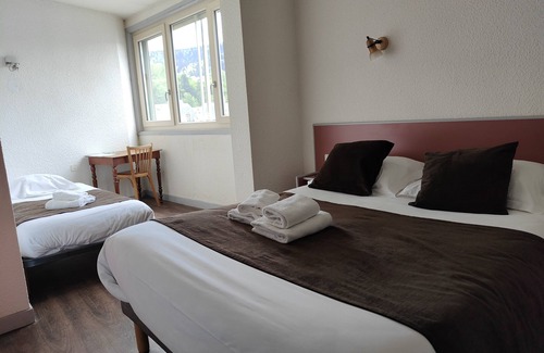 La Bourboule Hotel | Discover Hôtel Restaurant Au Val Doré with Spa & Breakfast