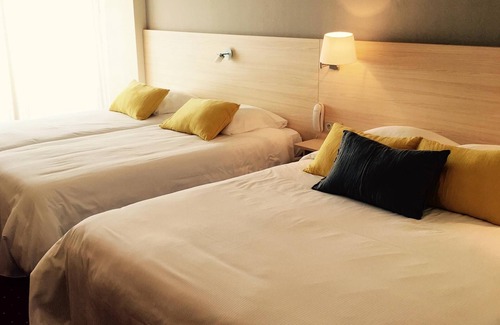 Pouldreuzic Hotel | Discover Hôtel Restaurant Breiz Armor: Pool, Spa & Dining
