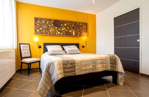 Sainte-Croix Hotel | Relax at Hôtel Restaurant Chez Nous: Pool, Spa & Dining