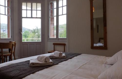 Cabrerets Hotel | Discover Hôtel Restaurant des Grottes du Pech Merle
