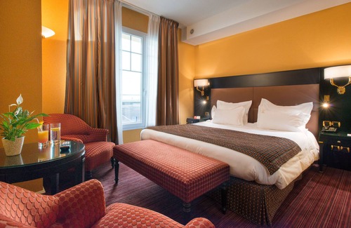 Boulogne-sur-Mer Hotel | Relax at Hôtel Restaurant La Matelote: 4-Star Comfort Awaits