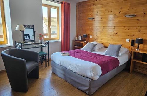 Hieres-sur-Amby Hotel | Delightful Hôtel Restaurant le Val d'Amby with Family Amenities