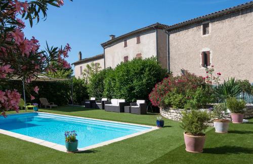 Vallon-Pont-d'Arc Hotel | Explore Hôtel Restaurant Le Clos with Oceanfront Views