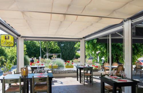Vallon-Pont-d'Arc Hotel | Explore Hôtel Restaurant Le Clos with Oceanfront Views