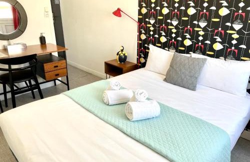 Carnon-Plage Hotel | Coastal Retreat at Hôtel Restaurant Gédéon - Oceanfront Bliss