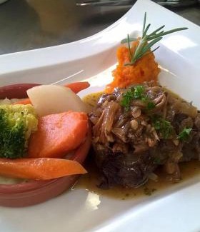 Puy-l'Eveque Hotel | Cozy Hôtel Restaurant HENRY - Pet Friendly with Breakfast